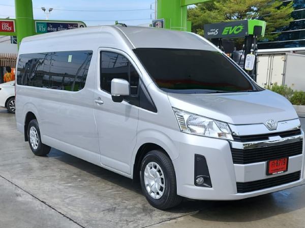 taxi bangkok suvanabhumi pattaya Toyota Commuter 2022